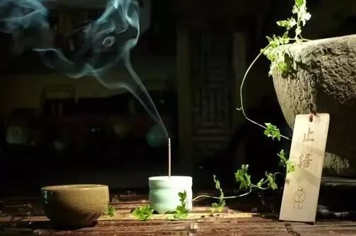 10.12是什么星座的？揭秘天秤座的人格特质和生活方式